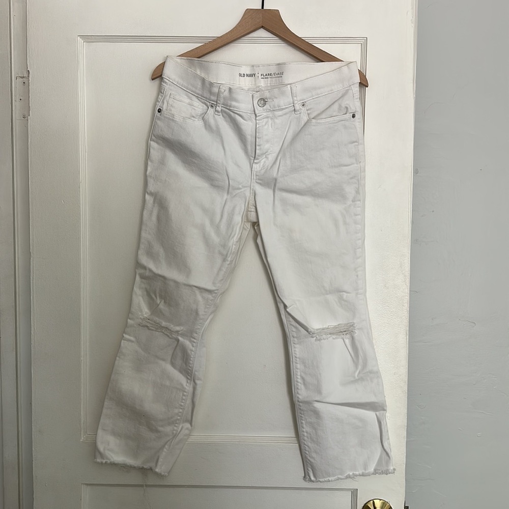 Old Navy Crop Flare Bright White Distressed knees Mid Rise size 10